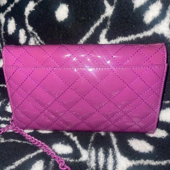 EUC Kurt Geiger London Brixton Wallet On A Chain - Picture 5 of 9